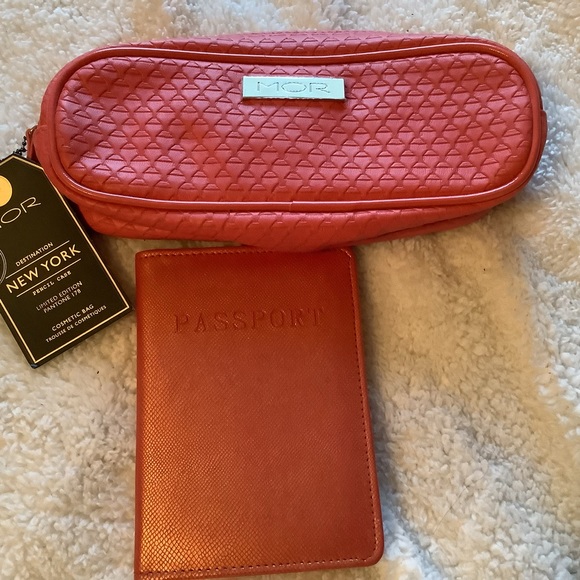 Sold MOR Cosmetic Bag/Passport Holder FauxLeather - Picture 2 of 9